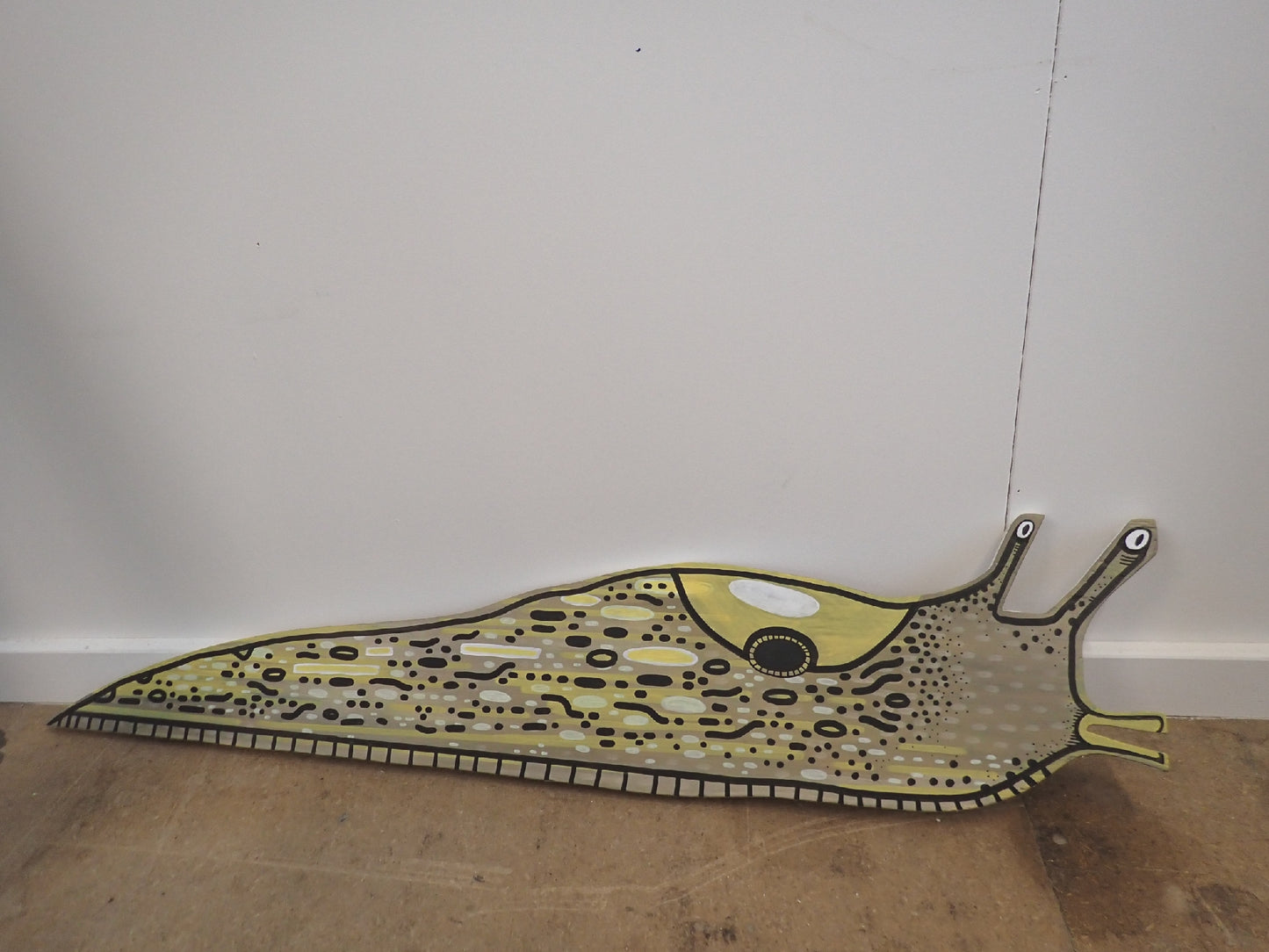 Leopard slug wood cut-out