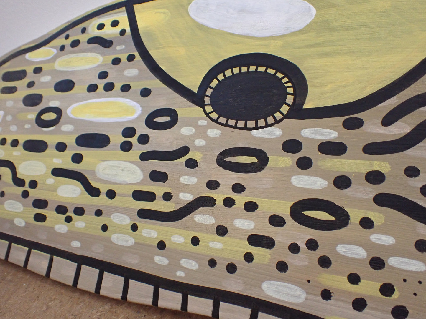 Leopard slug wood cut-out