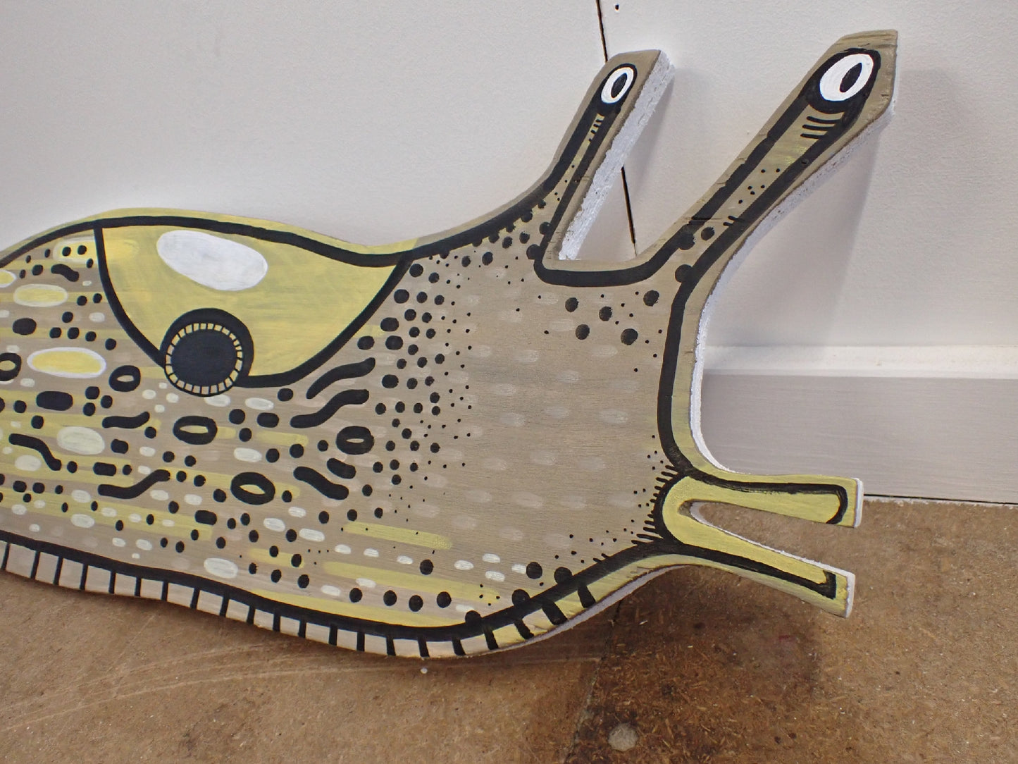 Leopard slug wood cut-out